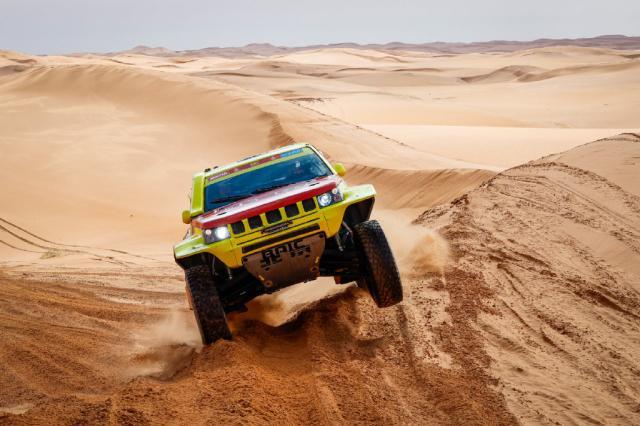 在线体育平台-达喀尔SS12：勒布赛段第6冠 韩魏总成绩跃居第8