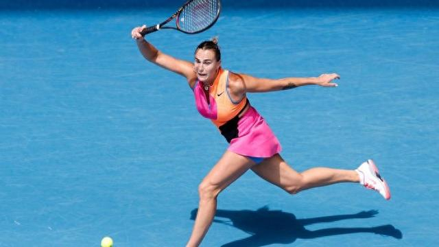 八名种子齐聚八强，前六无一掉队，女子网坛终于不“乱”了？|新华社|墨尔本|萨巴伦卡|阿丽娜·萨巴伦卡|斯维托丽娜_新浪体育_新浪新闻